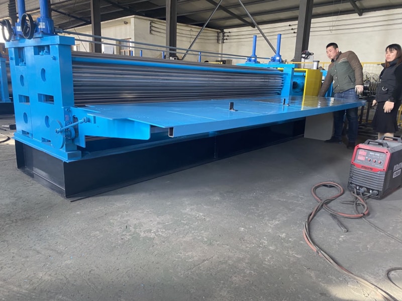 中拓橫壓圓弧薄板成型機