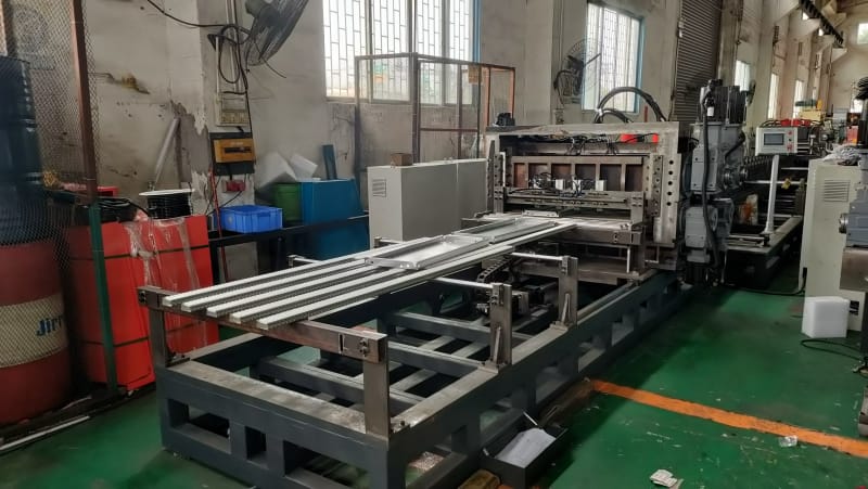 專用貨架托盤成型機生產設備