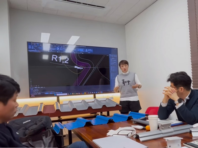 跳出 “內卷” 漩渦！中拓冷彎聯合韓方研發光伏屋面板型，邁向綠色能源新時代