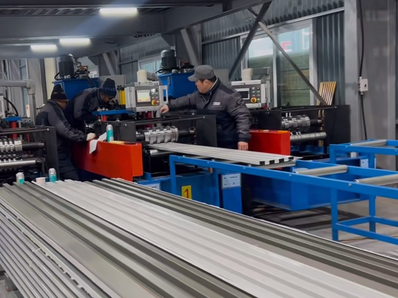 跳出 “內卷” 漩渦！中拓冷彎聯合韓方研發光伏屋面板型，邁向綠色能源新時代