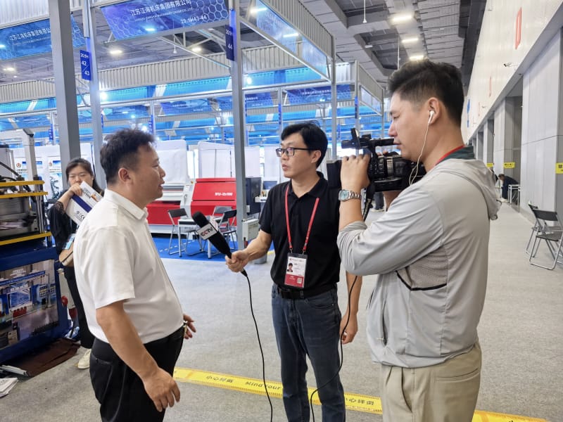 冷彎設(shè)備引全球關(guān)注，接受央視采訪談中國(guó)制造出海，中拓徐總帶隊(duì)亮相第 138 屆廣交會(huì)！