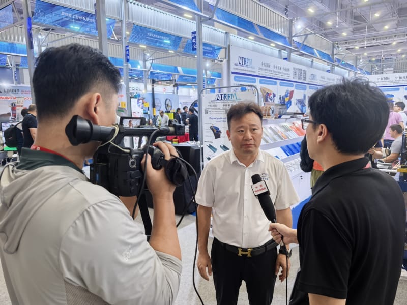 冷彎設備引全球關注，接受央視采訪談中國制造出海，中拓徐總帶隊亮相第 138 屆廣交會！